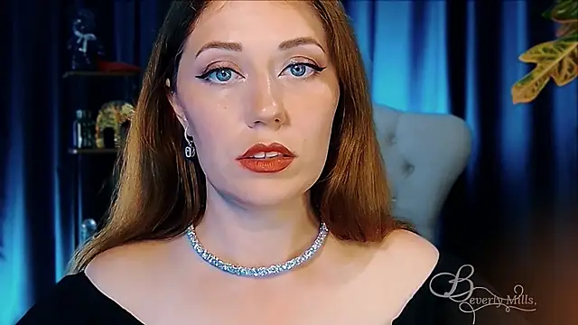 MissBeverlyMills' Live XXX Chat