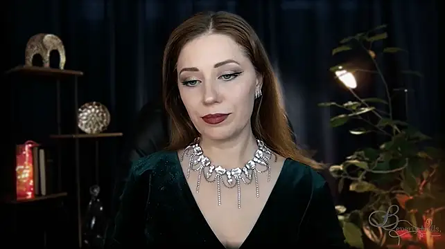 MissBeverlyMills Show in webcam