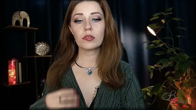 MissBeverlyMills 网络视讯表演