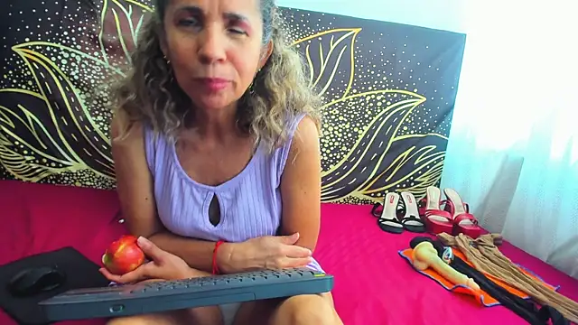 mrs_angelica's Live XXX Chat