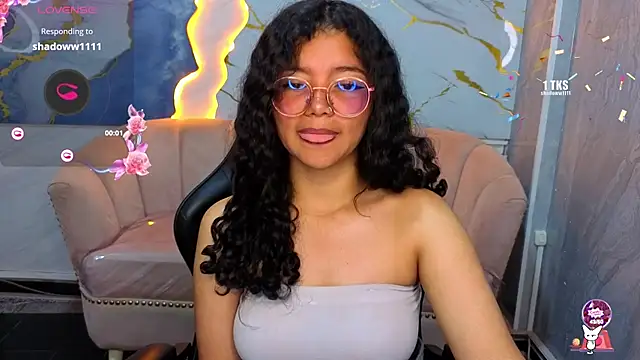 victoria_castillo_b's Live Chat Room