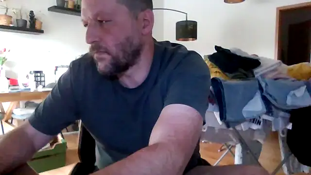 Show modela BennyLommy na web-kameri