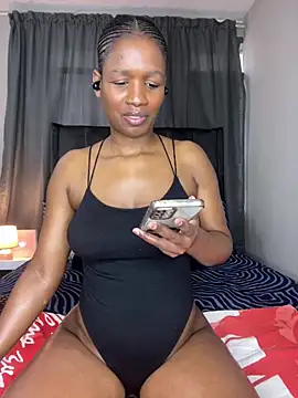 Kinkyy_ Adlı Modelin Canlı XXX Sohbeti