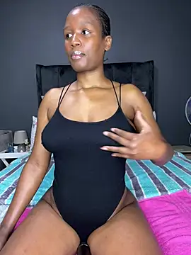 Kinkyy_ Adlı Modelin Canlı XXX Sohbeti