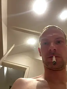 Cocaineee_Gern Webbikameraesitys