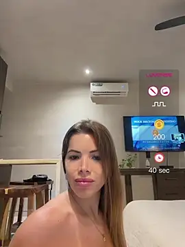 Онлайн чат XXX MatildaHai