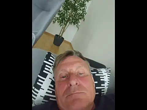 Show modela johnnym1 na web-kameri