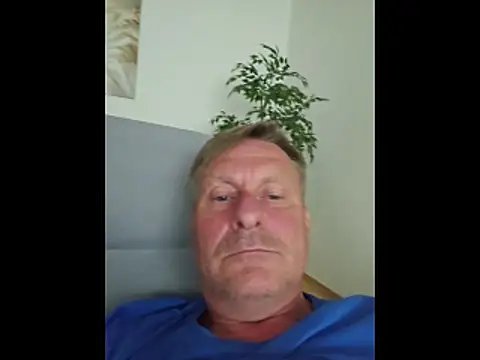 Show modela johnnym1 na web-kameri