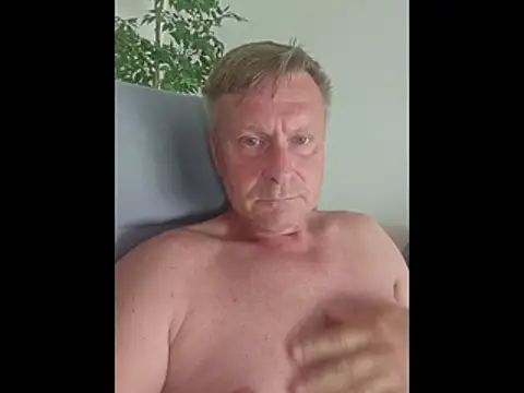 johnnym1 Show Webcam