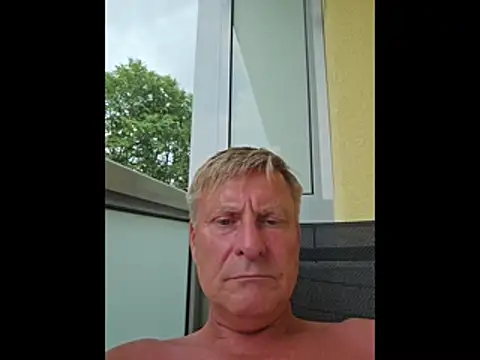 johnnym1 webcam show