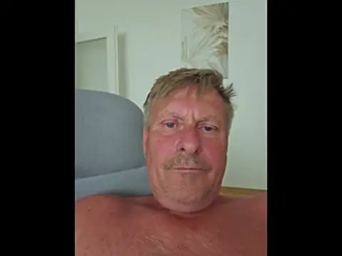 johnnym1 Show Webcam