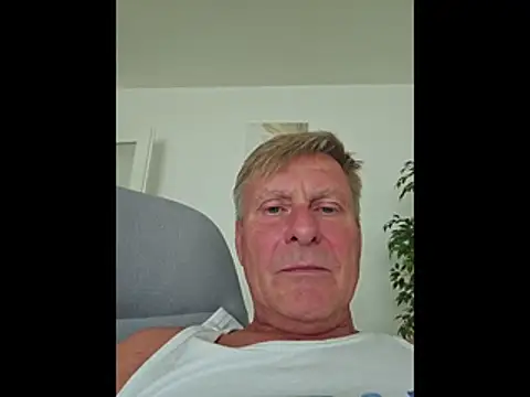 johnnym1's Webcam Show