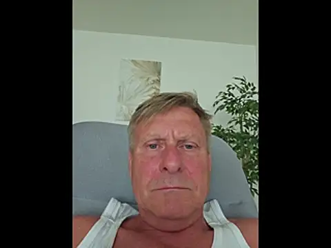 Show modela johnnym1 na web-kameri