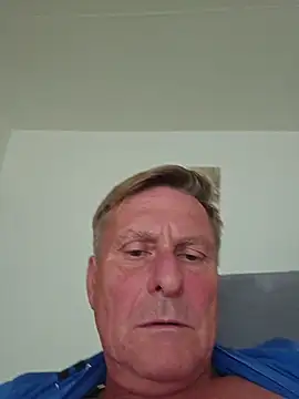 johnnym1 Show Webcam