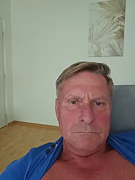 Show modela johnnym1 na web-kameri
