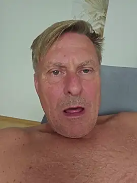 Show modela johnnym1 na web-kameri