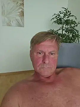 johnnym1 Show in webcam