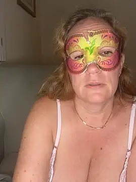 Show webcam de largeboobies30