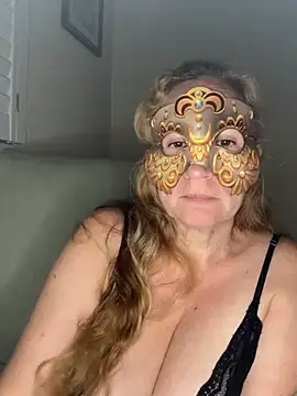 largeboobies30 Webcam show