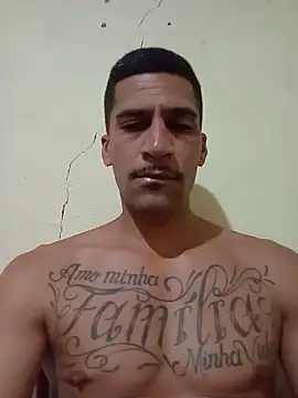 Show de adriabis013 na webcam