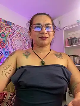 Chat +18 de Amarantha_666 ao vivo