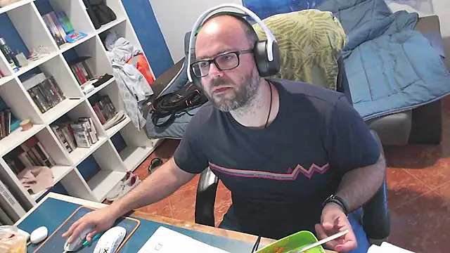 ravingr4d4 Show in webcam