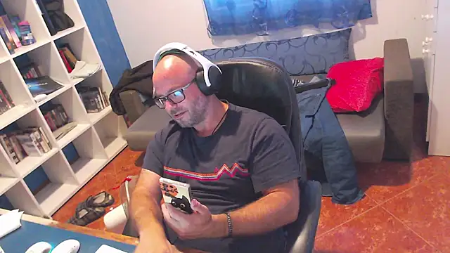 Pokazy przed kamerką – ravingr4d4