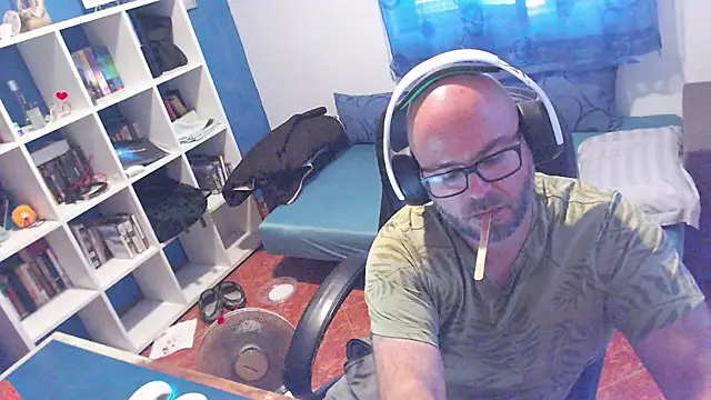 ravingr4d4 webkamerás műsora