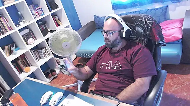 ravingr4d4 Show Webcam