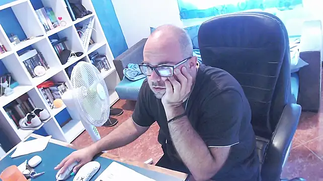 ravingr4d4 Show in webcam