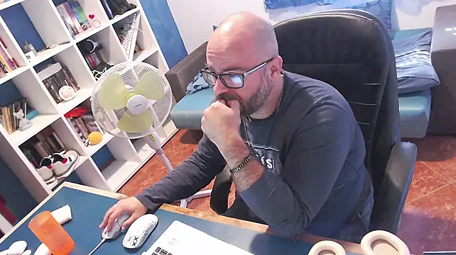 Pokazy przed kamerką – ravingr4d4
