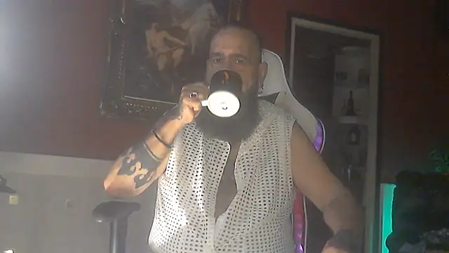 maseurbeardedpig Webcamshow
