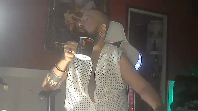 maseurbeardedpig Webcam Show