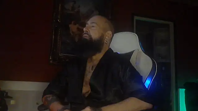 maseurbeardedpig Webcamshow