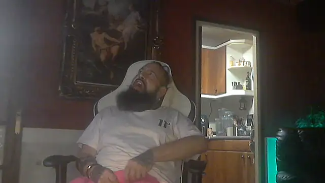 maseurbeardedpig webcam show