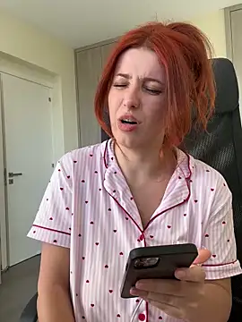 RoxxyDallas: διαδικτυακό σόου στην κάμερα
