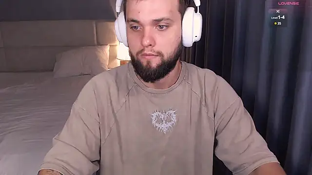 ChillyXO Live XXX Chat