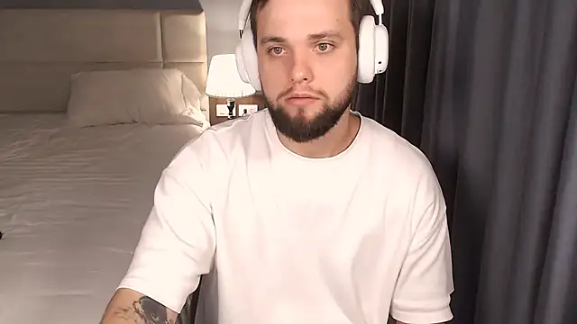 ChillyXO webcam show