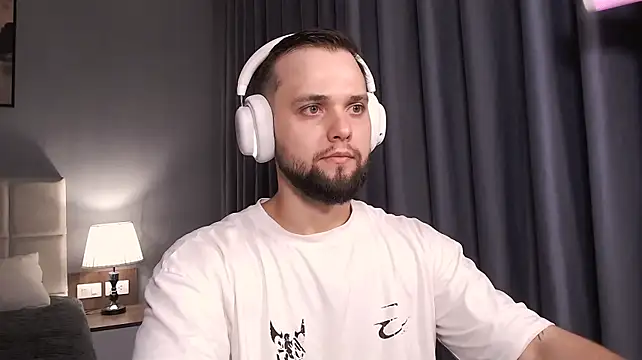 ChillyXO 在線直播表演