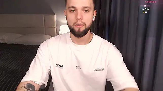 ChillyXO Webcam Show