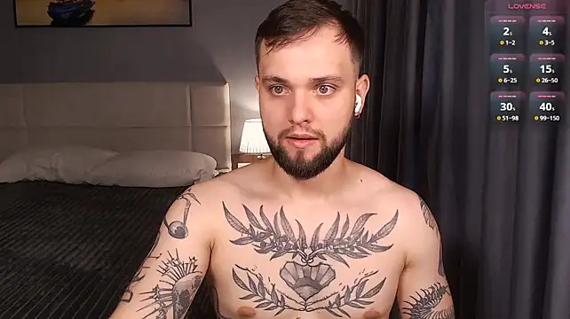ChillyXO Show in webcam