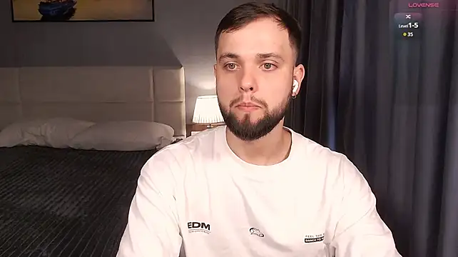 ChillyXO 在線直播表演