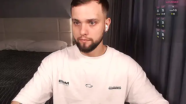 ChillyXO's Webcam Show