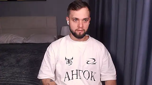 Вебкам-шоу ChillyXO