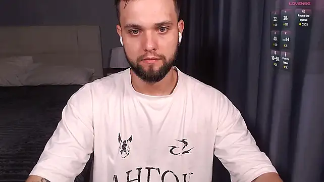ChillyXO: διαδικτυακό σόου στην κάμερα