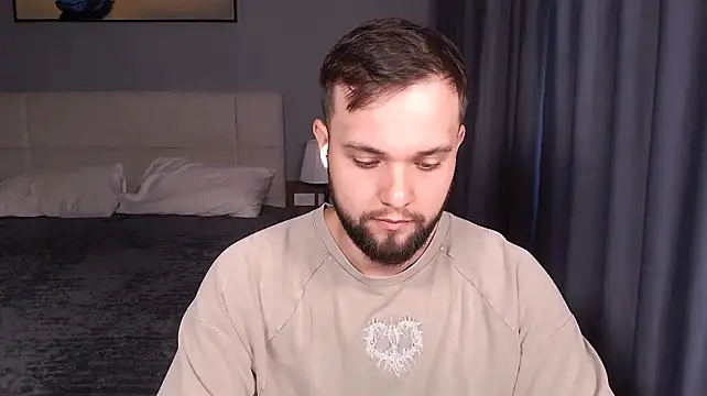 ChillyXO 网络视讯表演