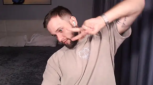 ChillyXO webkamerás műsora