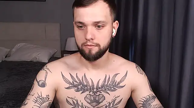 ChillyXO webcam show