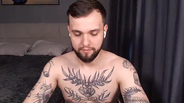 ChillyXO webcam show