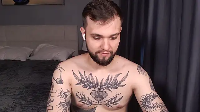 ChillyXO Show in webcam